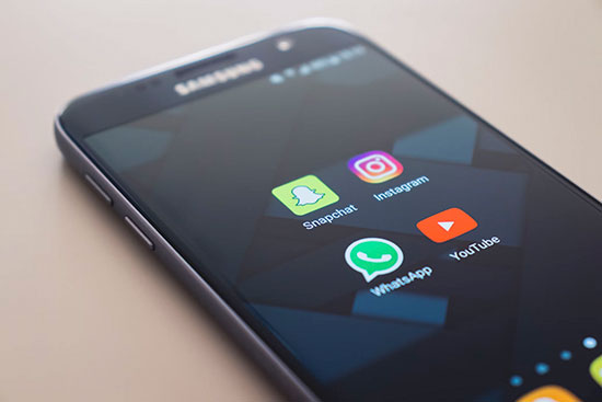 Social media apps in phone Social media apps on smart phones have made it easier to connect with people. However, it's important to know the pros and cons of this.