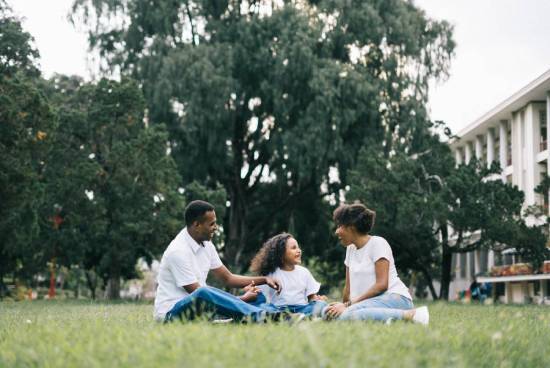How To Spend More Time With Family Without Neglecting Work